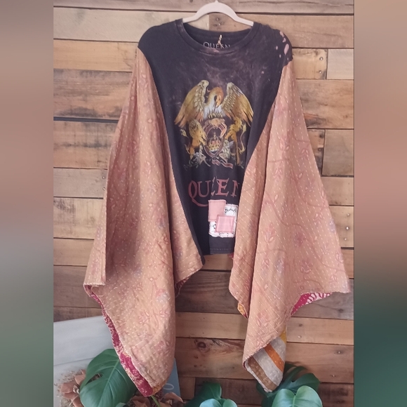 Trapos By Sonia Ruiz Tops - Upcycled Queen Graphic Poncho Top